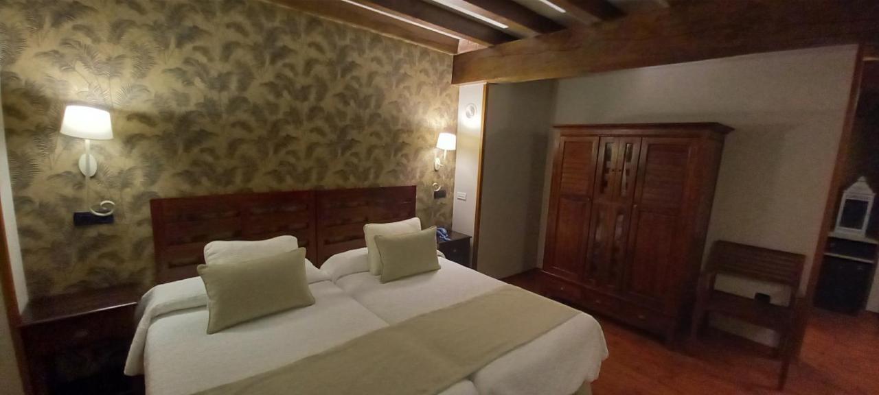 מלון סנטילנה דל מר La Casona De Revolgo מראה חיצוני תמונה